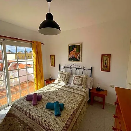Hotel Gustamar 25 3*
